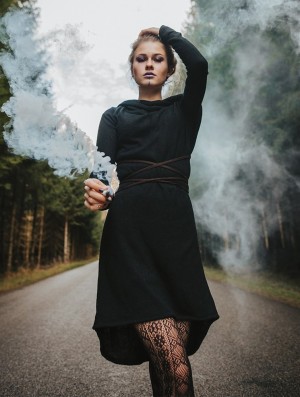 Toonzshop Käliskä Sweater Dress Kleid Damen Schwarz Braun | 1839GPEWM